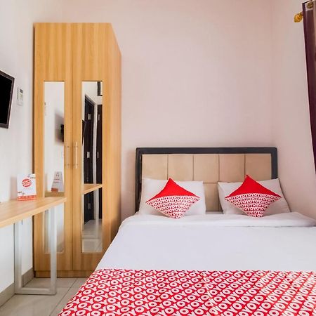 Oyo 3256 Rukost I8 Hotel Karawang Exterior photo