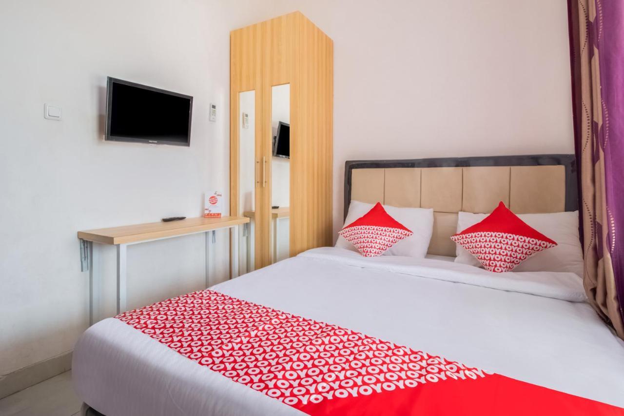 Oyo 3256 Rukost I8 Hotel Karawang Exterior photo
