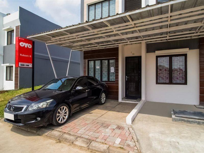Oyo 3256 Rukost I8 Hotel Karawang Exterior photo