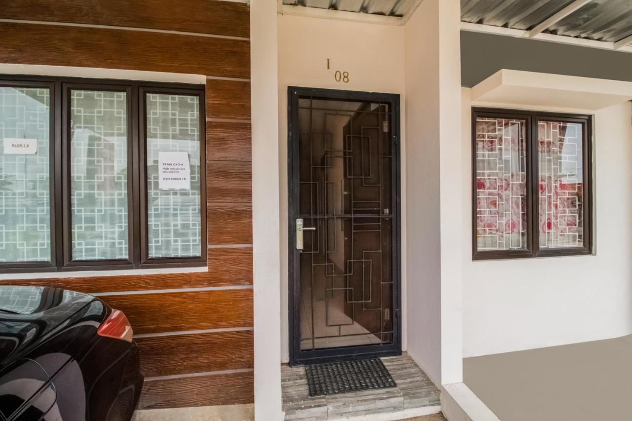 Oyo 3256 Rukost I8 Hotel Karawang Exterior photo