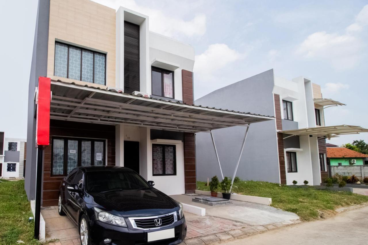 Oyo 3256 Rukost I8 Hotel Karawang Exterior photo